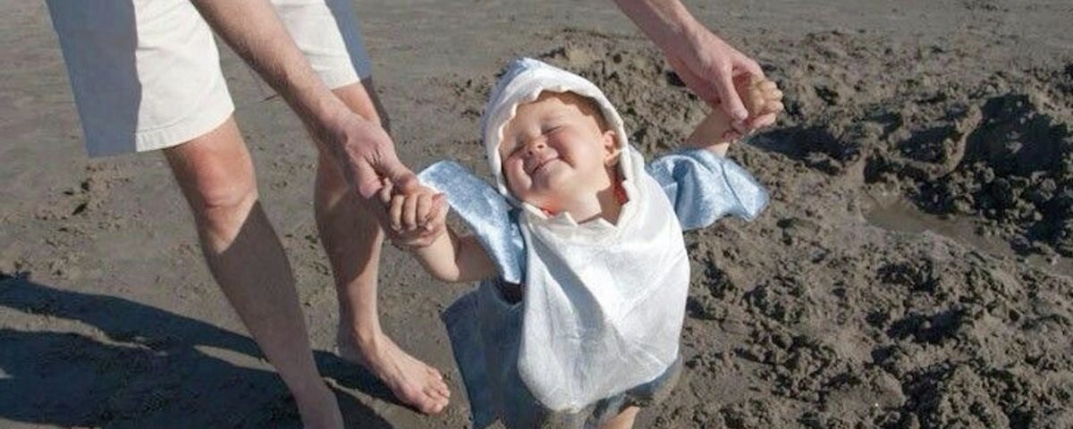 “Η ευτυχία της παιδικής ηλικίας δεν μετριέται από το πόσο γέλασε ένα παιδί, αλλά από το αν του επιτράπηκε να ζήσει τη θλίψη του.” 2 eb62c464 ff04 4361 8ec9 b811d90d6d54 1